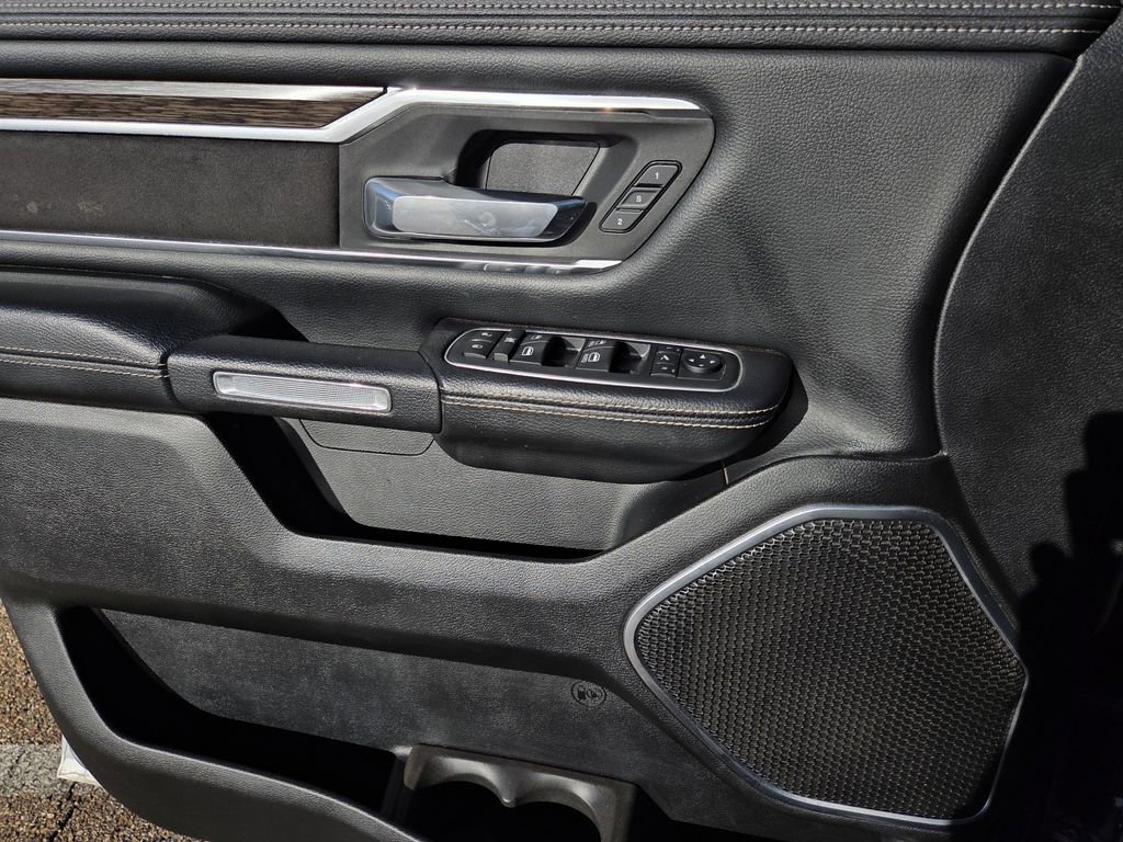 Used 2020 RAM 1500 Laramie RWD image 16
