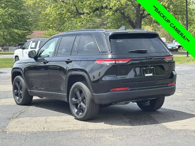 Used 2023 Jeep Grand Cherokee Limited w/ Black Appearance Package AWD/4WD image 2