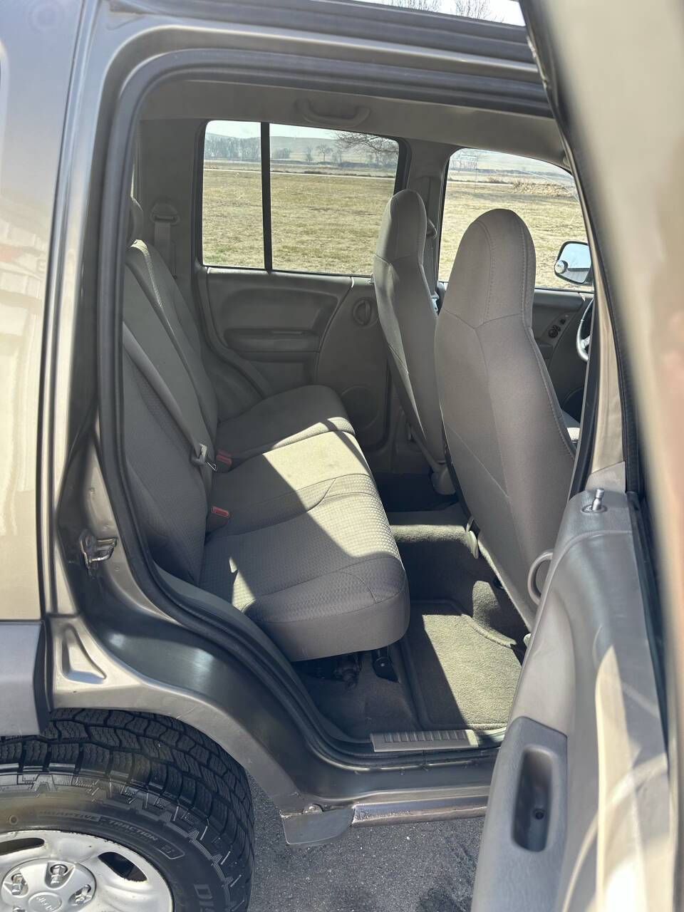 Used 2003 Jeep Liberty Sport AWD/4WD image 16