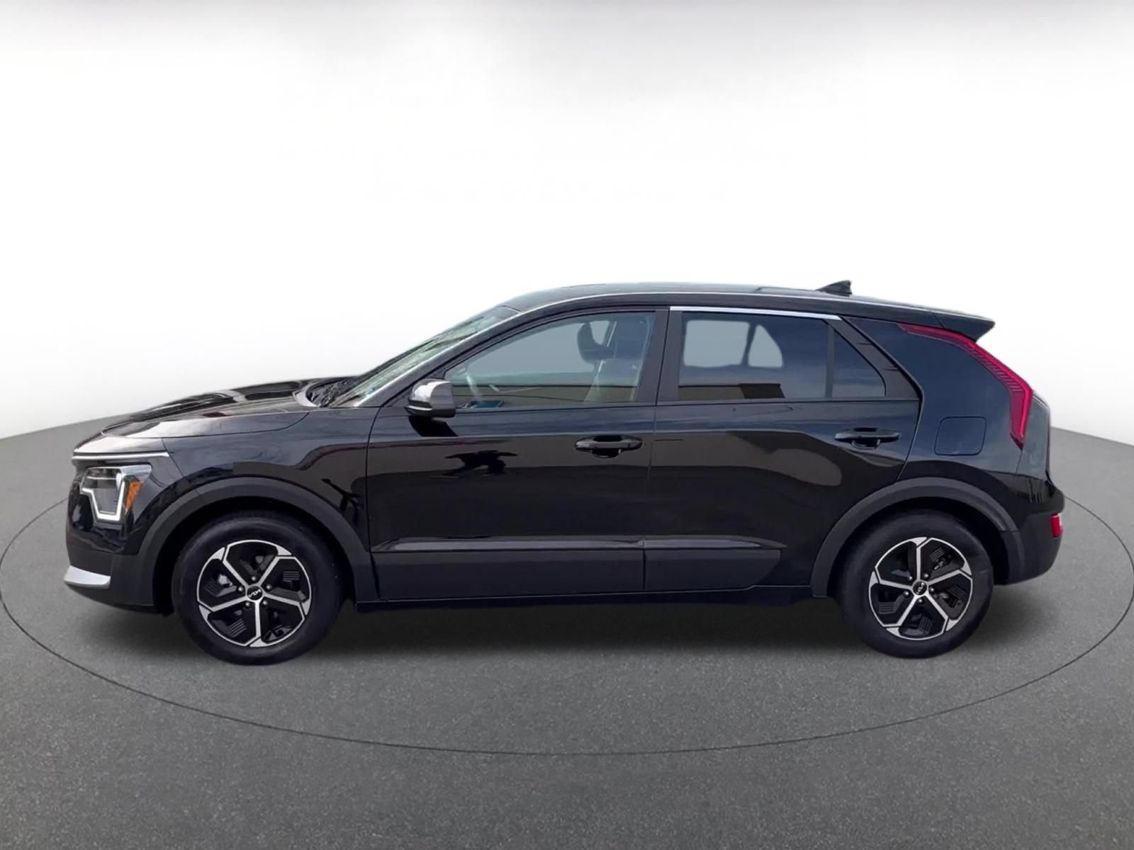 Used 2026 Kia Niro LX FWD image 9