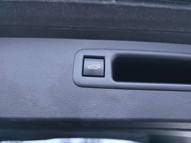 Used 2023 Toyota Highlander XLE image 11