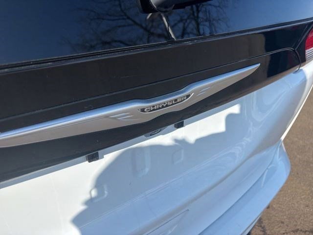 Used 2023 Chrysler Voyager LX image 45