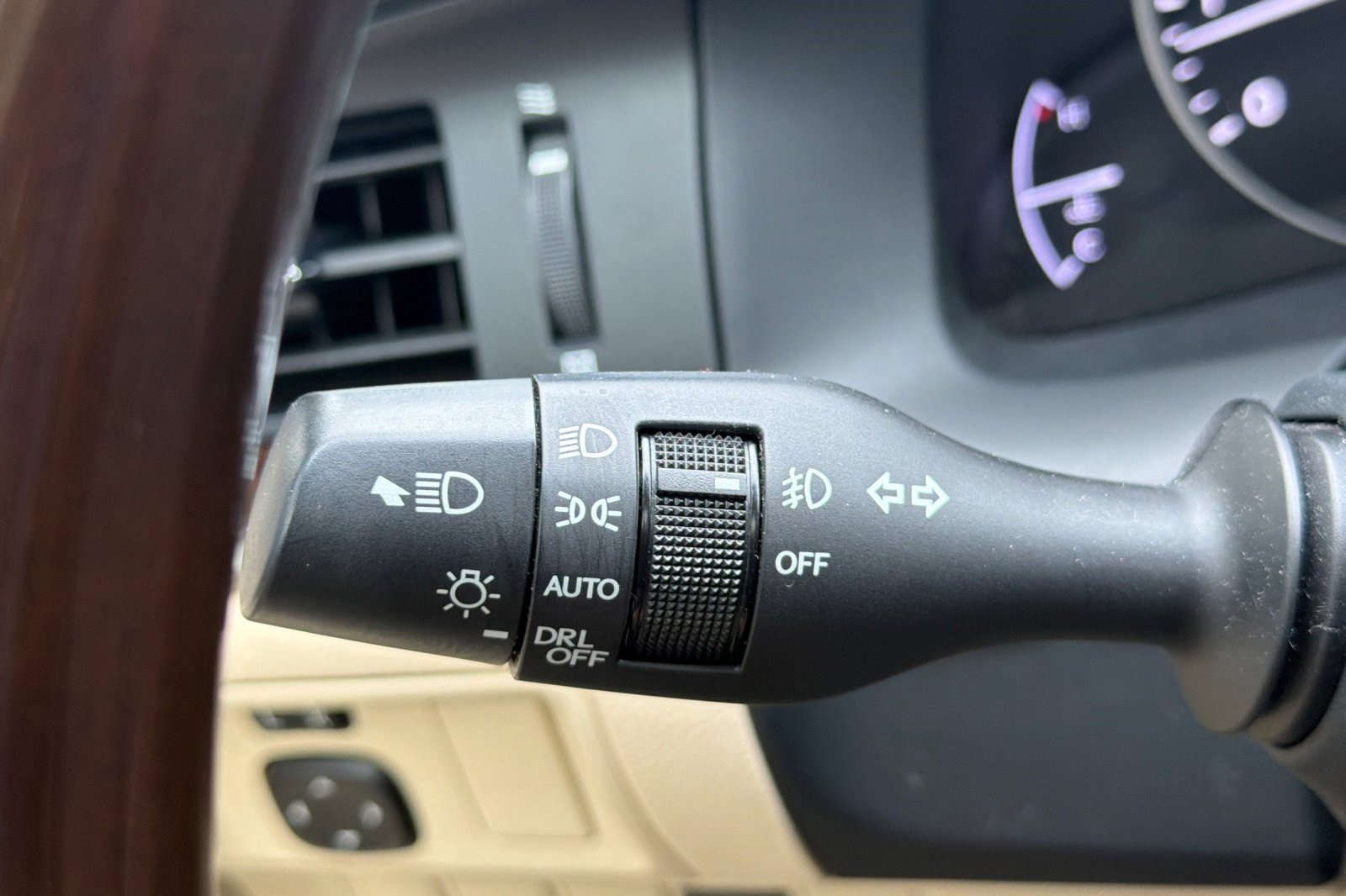 Used 2014 Lexus ES 350 w/ Premium Package FWD image 31