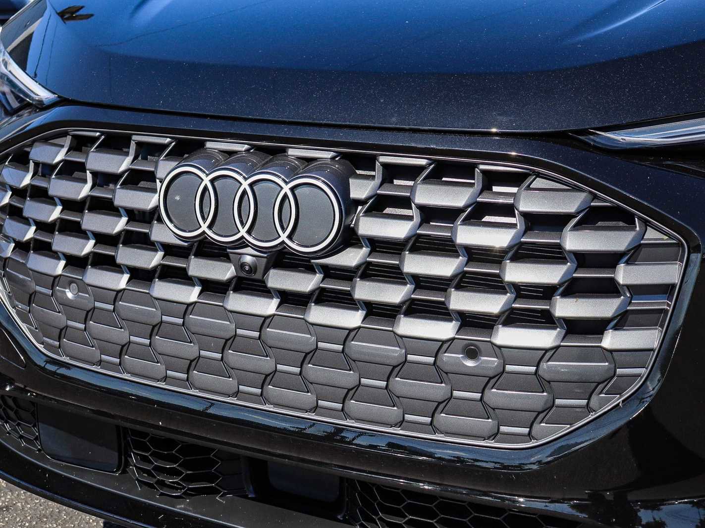 Used 2025 Audi Q5 Premium Plus w/ Premium Plus AWD/4WD image 8