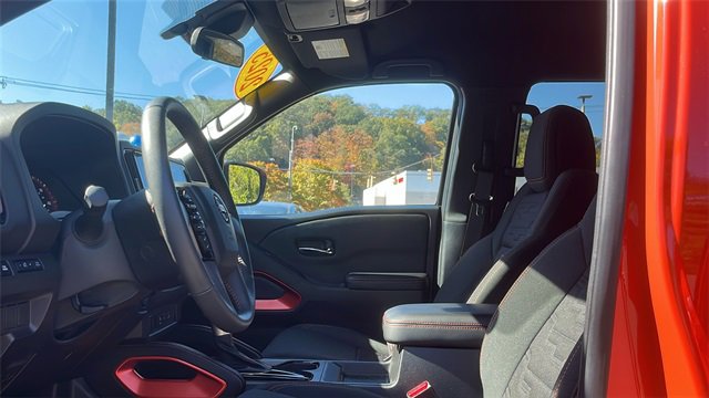 Used 2025 Nissan Frontier PRO-4X w/ Tow Package image 10
