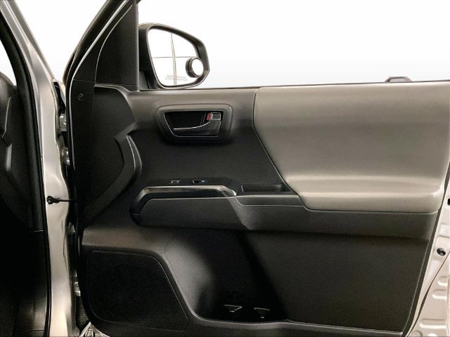 Used 2022 Toyota Tacoma SR AWD/4WD image 23