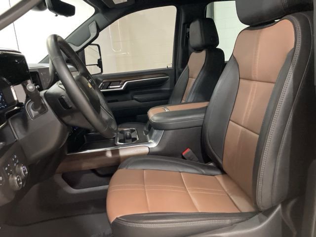 Used 2024 Chevrolet Silverado 3500 High Country w/ High Country Premium Package image 11