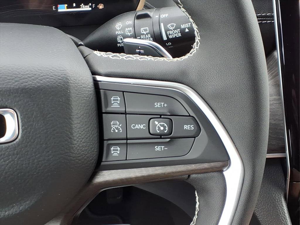 New 2025 Jeep Grand Cherokee Limited image 23