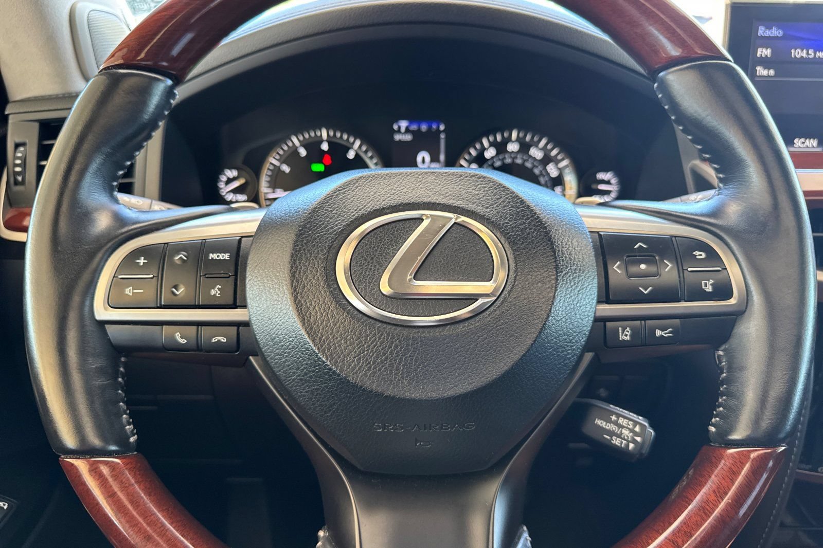 Used 2019 Lexus LX 570 4WD image 25