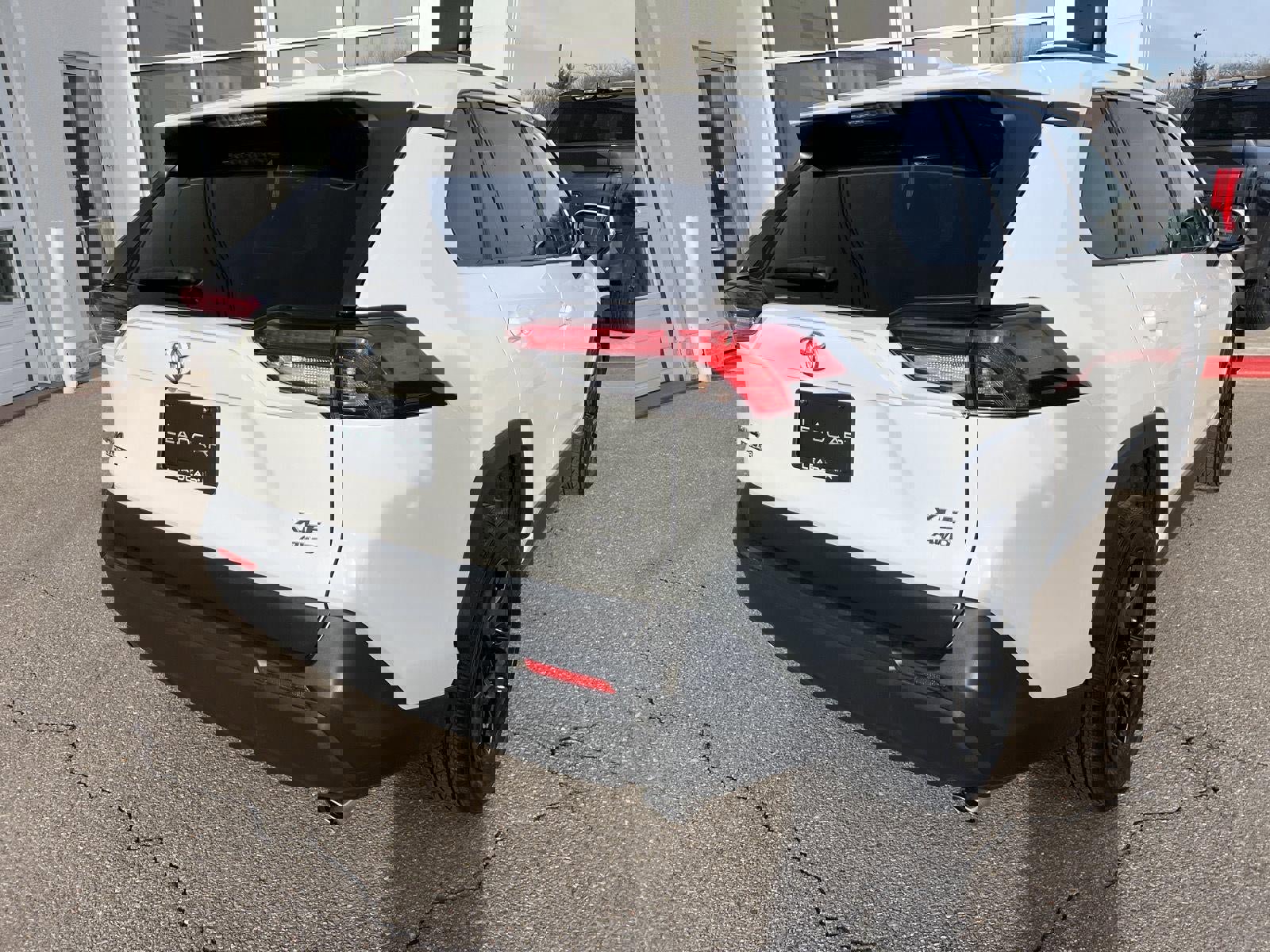 Used 2019 Toyota RAV4 XLE w/ Convenience Package image 16