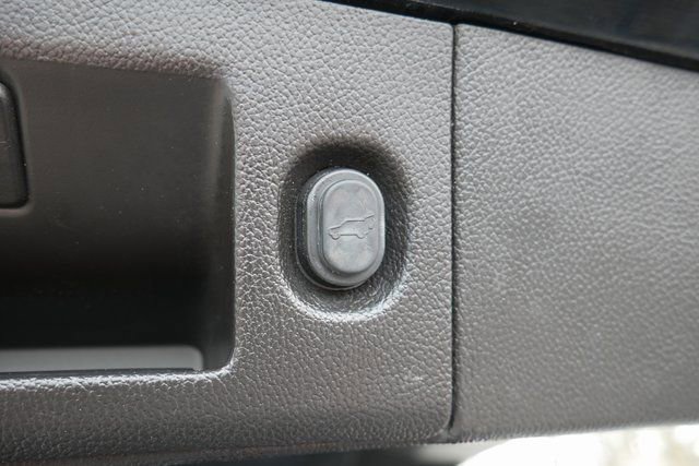 Used 2015 Chevrolet Tahoe LTZ image 12