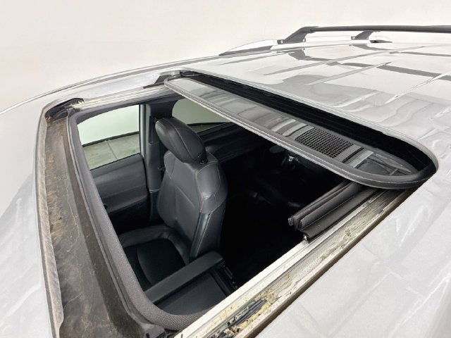 Certified 2021 Toyota Sienna XSE FWD image 24