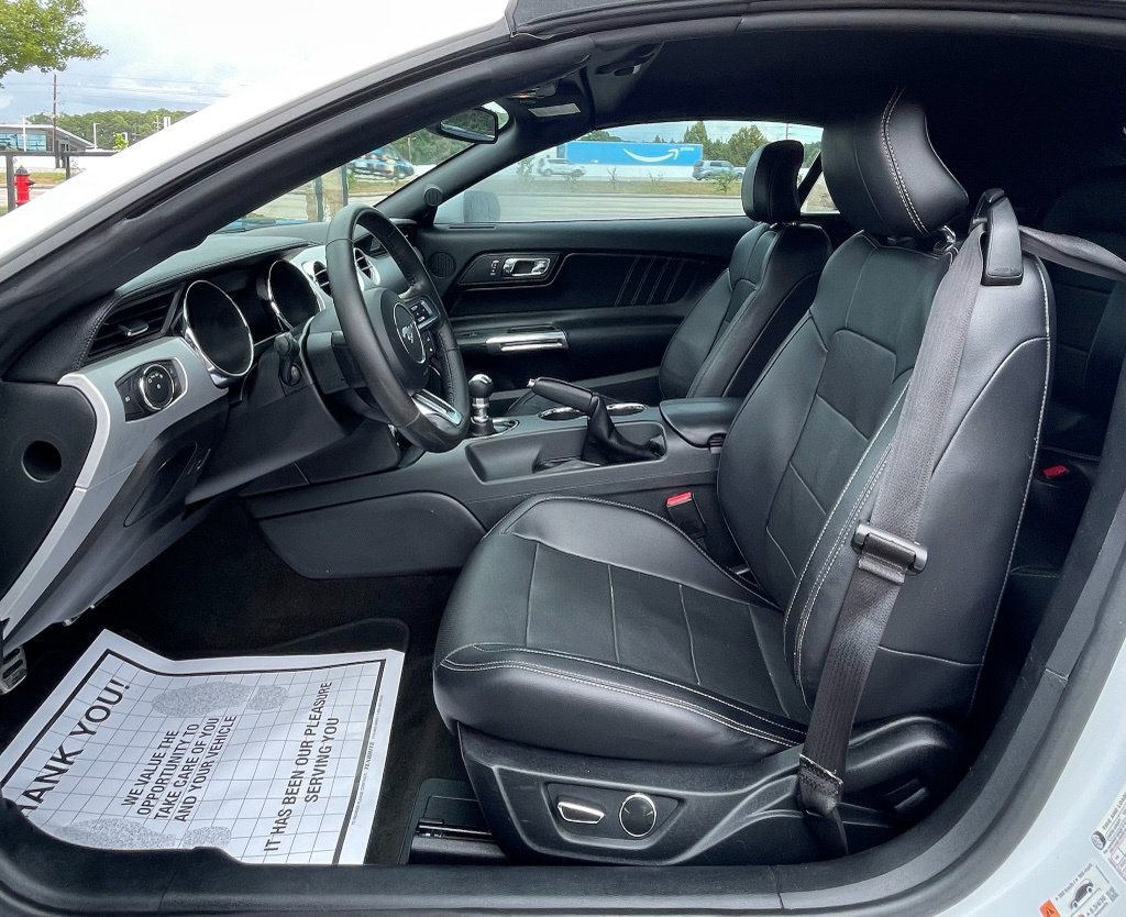 Used 2016 Ford Mustang GT Premium w/ Black Accent Package RWD image 13