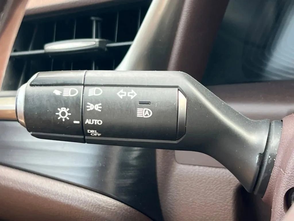 Used 2021 Lexus ES 350 w/ Premium Package image 47