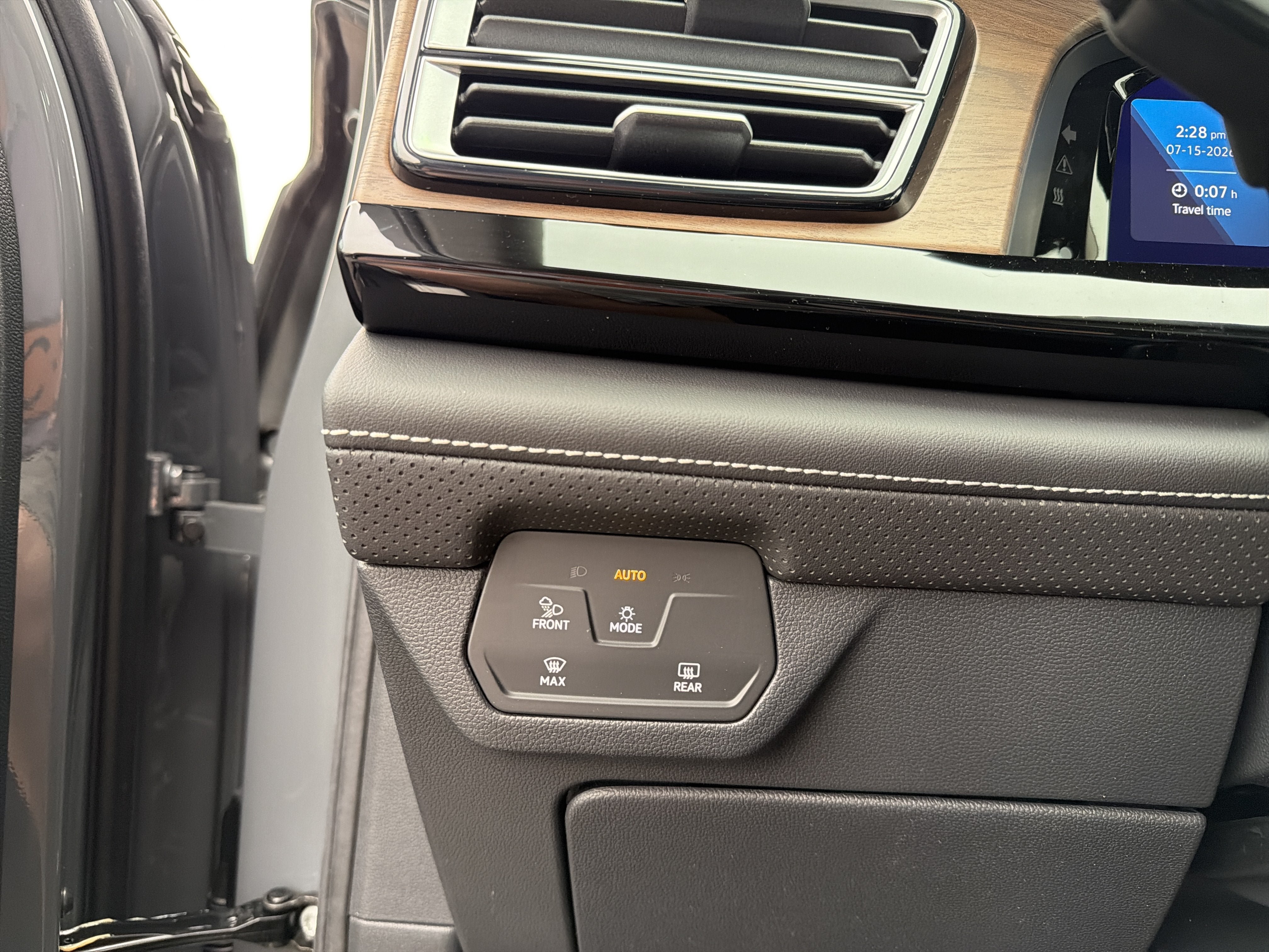 New 2026 Volkswagen Atlas SE AWD/4WD image 16