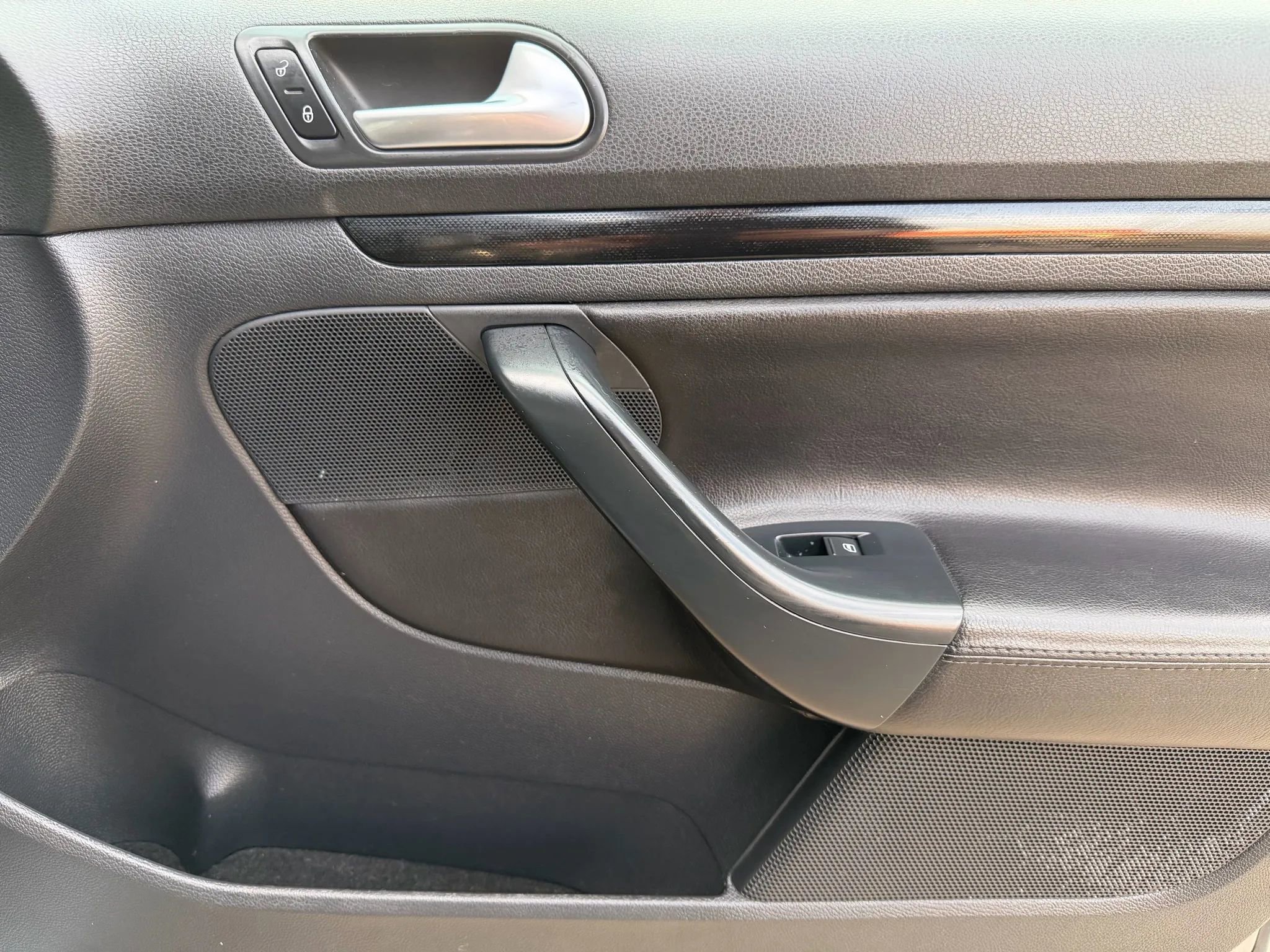 Used 2014 Volkswagen Jetta TDI image 11