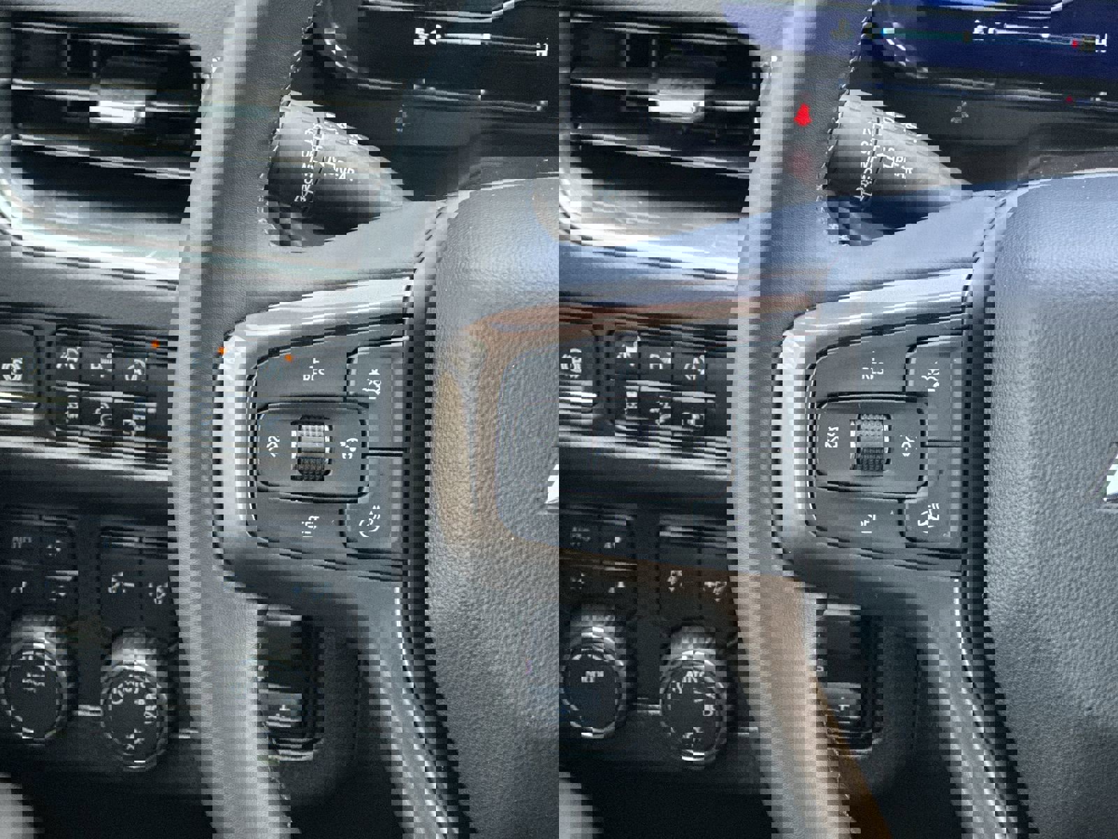 Used 2024 Chevrolet Tahoe High Country w/ Premium Package image 20