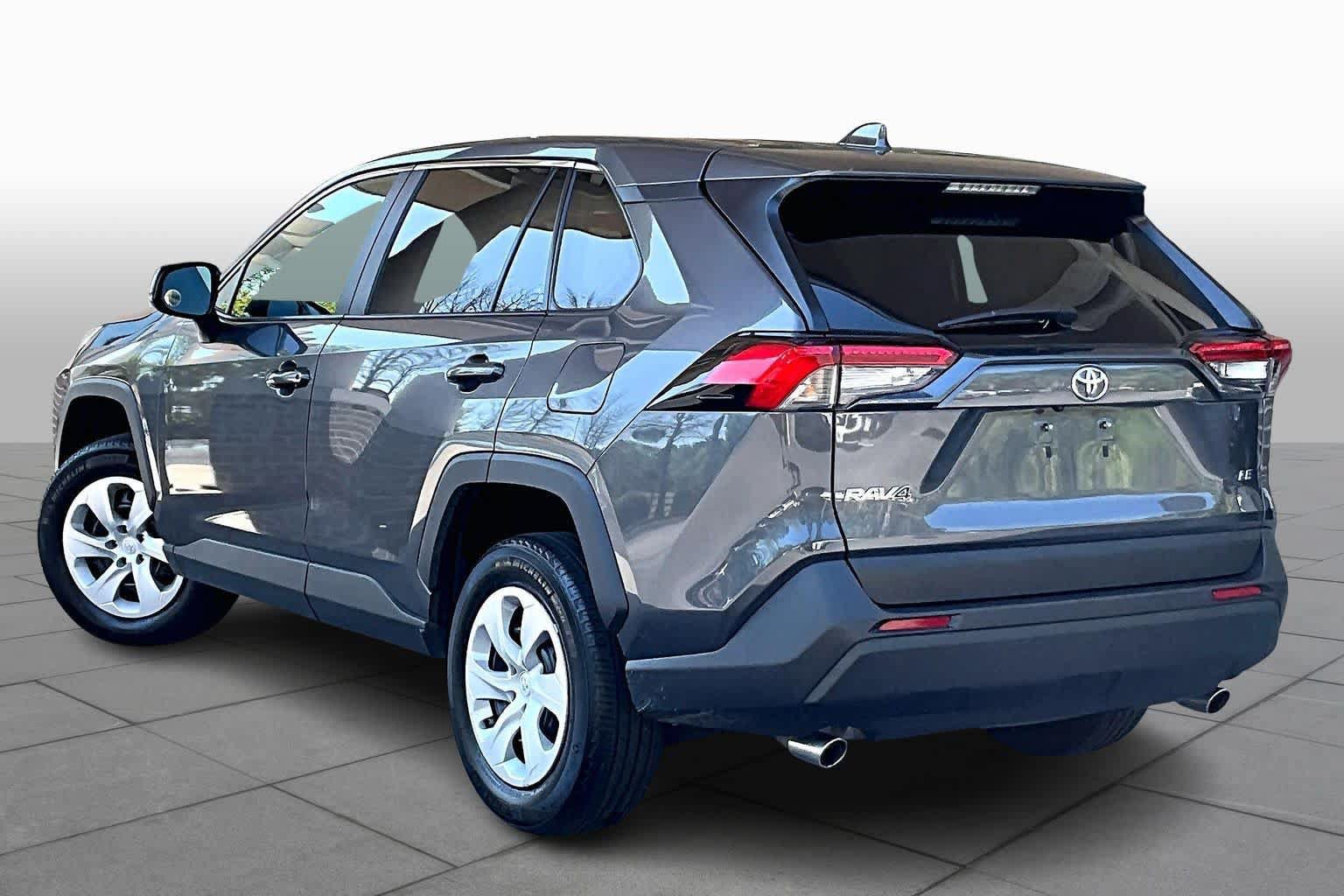 Certified 2025 Toyota RAV4 LE FWD image 21
