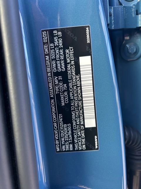 Certified 2025 Volvo XC40 B5 Plus image 26