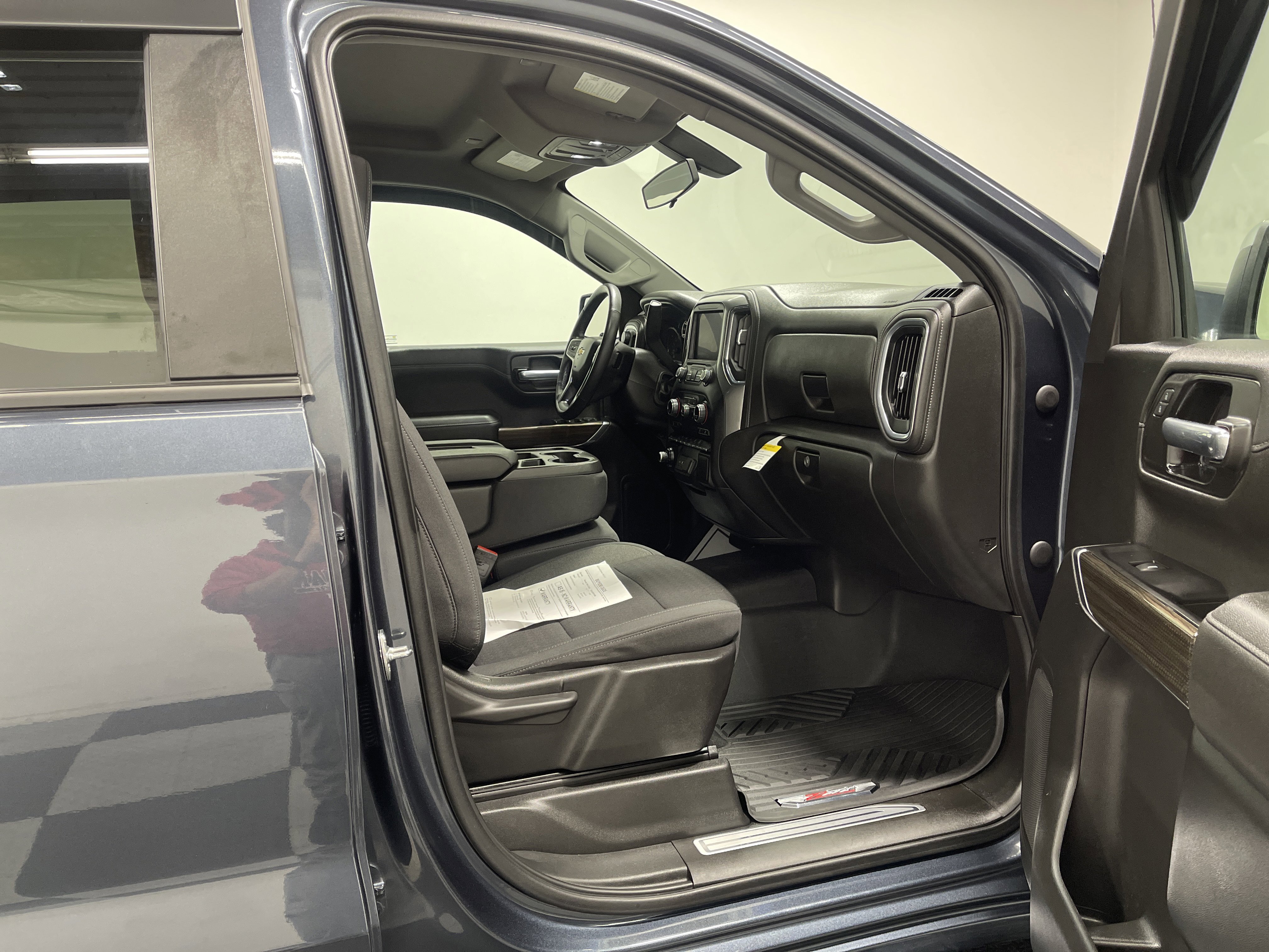 Used 2022 Chevrolet Silverado 1500 LT image 25