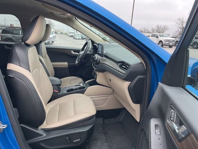 Used 2020 Ford Escape Titanium image 25