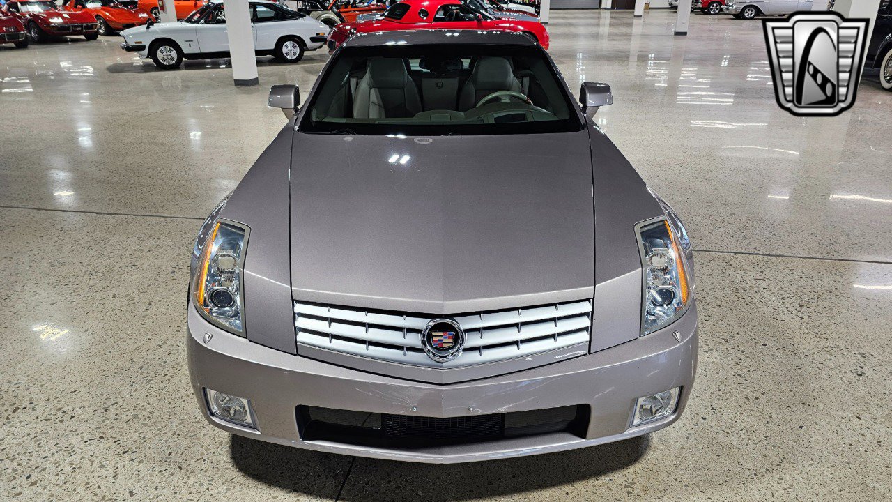 Used 2004 Cadillac XLR image 6