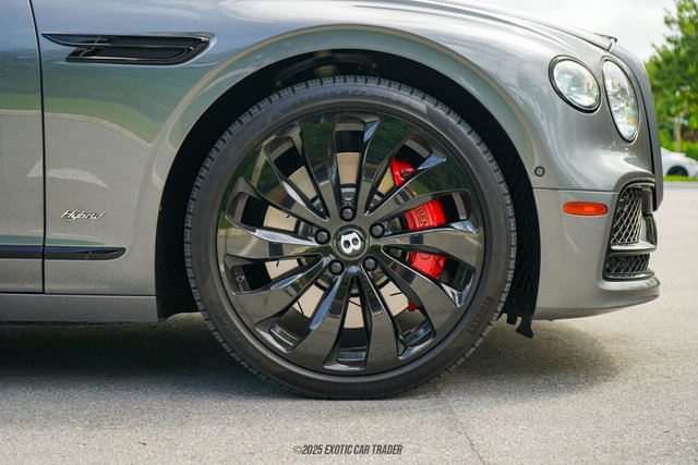 Used 2022 Bentley Flying Spur Plug-In Hybrid image 90
