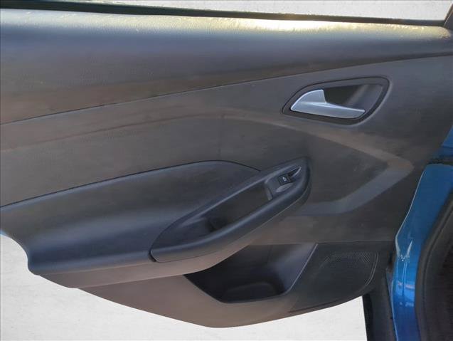 Used 2016 Ford Focus SE FWD image 8