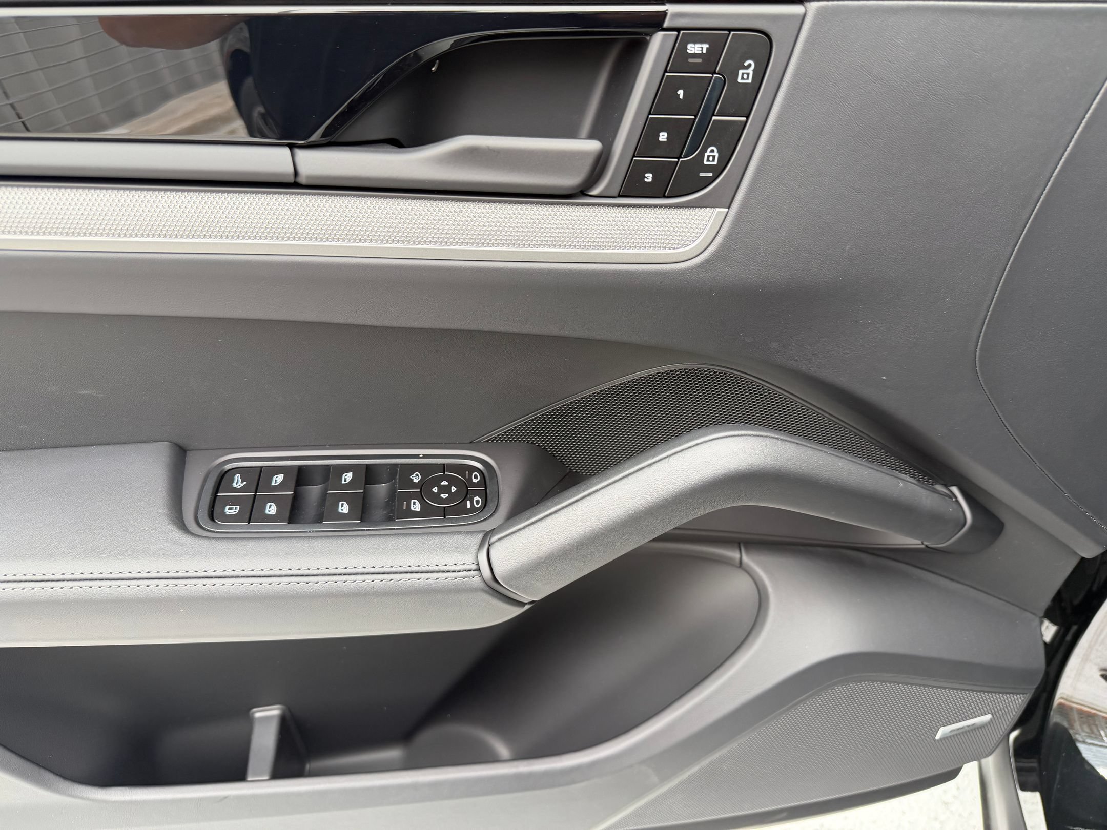 New 2026 Porsche Cayenne E-Hybrid AWD/4WD image 29