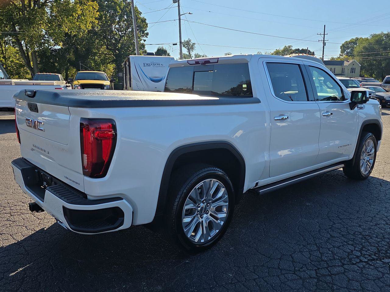 Used 2021 GMC Sierra 1500 Denali w/ Denali Ultimate Package AWD/4WD image 2