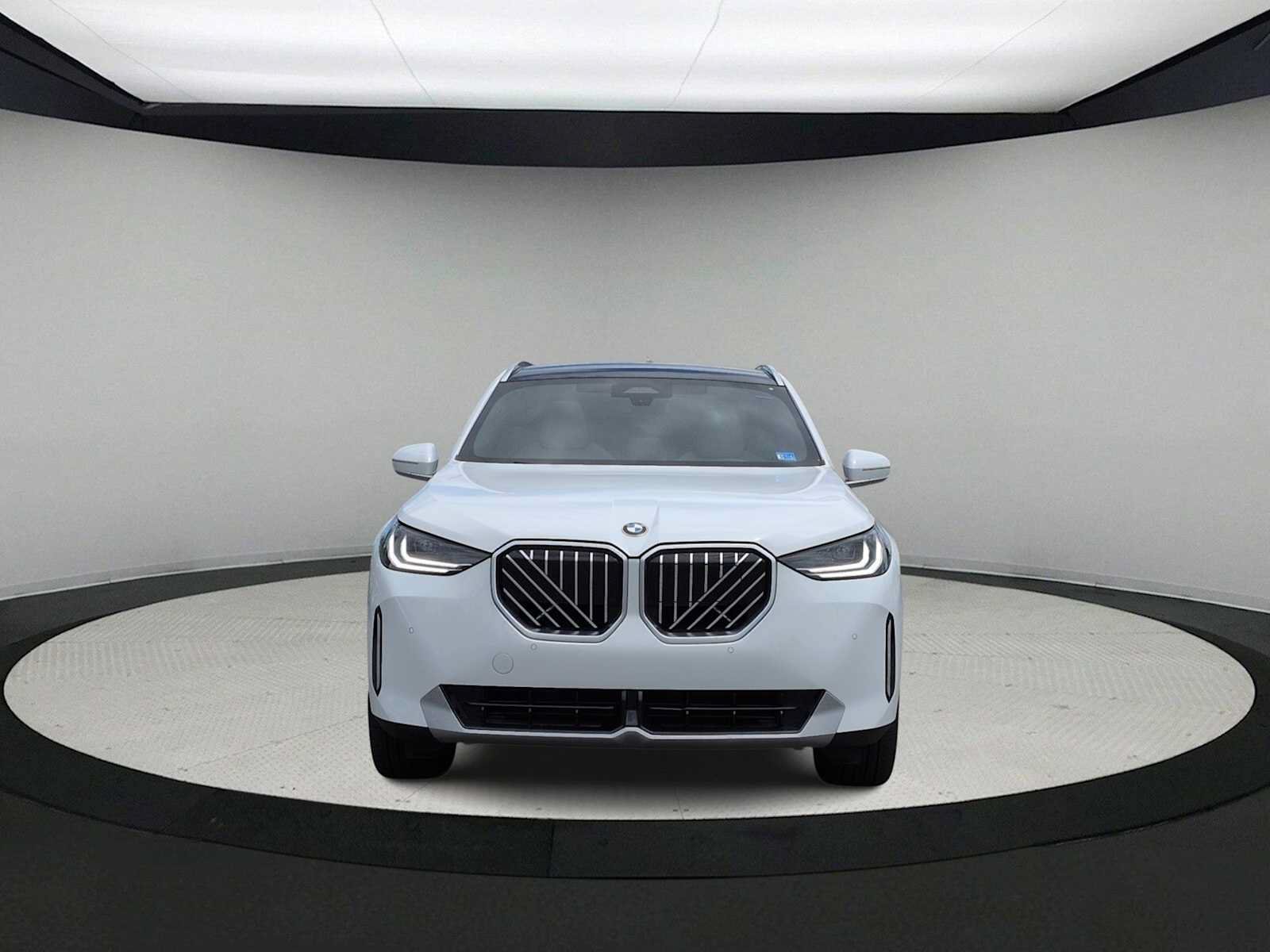 Used 2026 BMW X3 xDrive30i w/ Convenience Package AWD/4WD image 3
