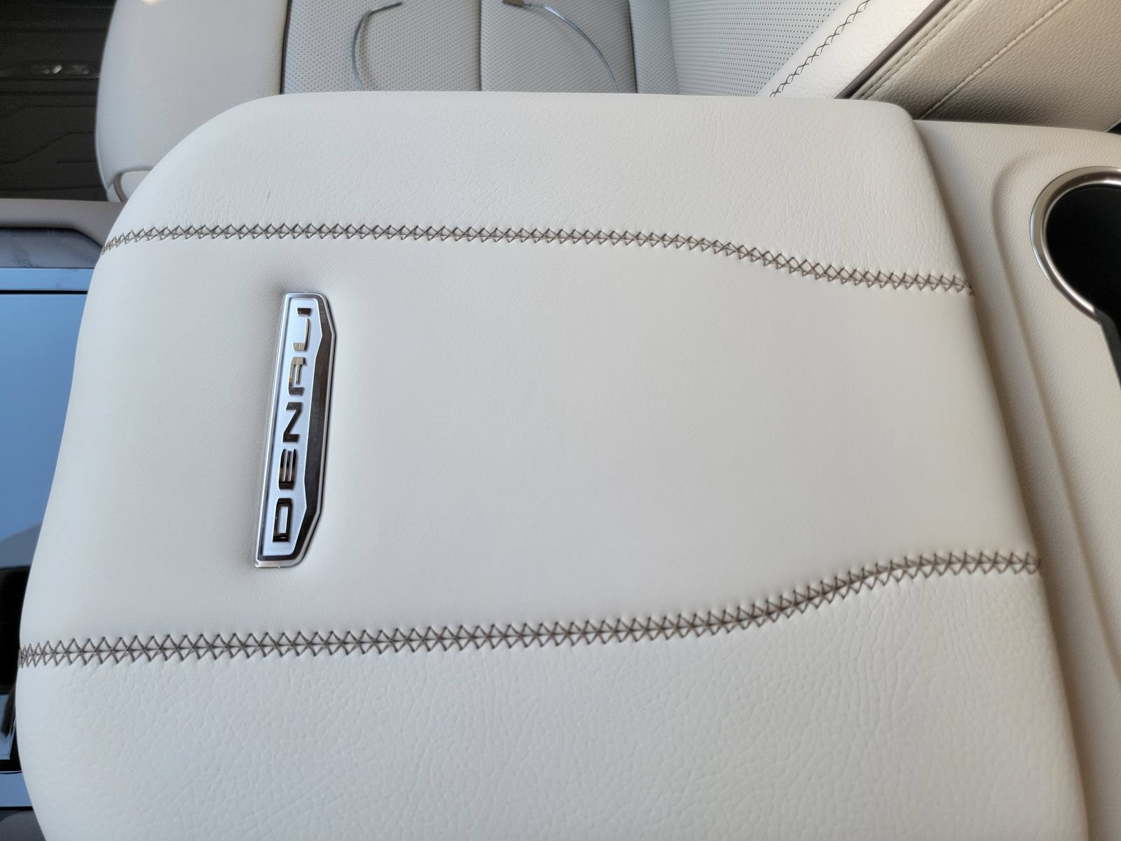 New 2026 GMC Yukon XL Denali w/ LPO, Floor Liner Package AWD/4WD image 28