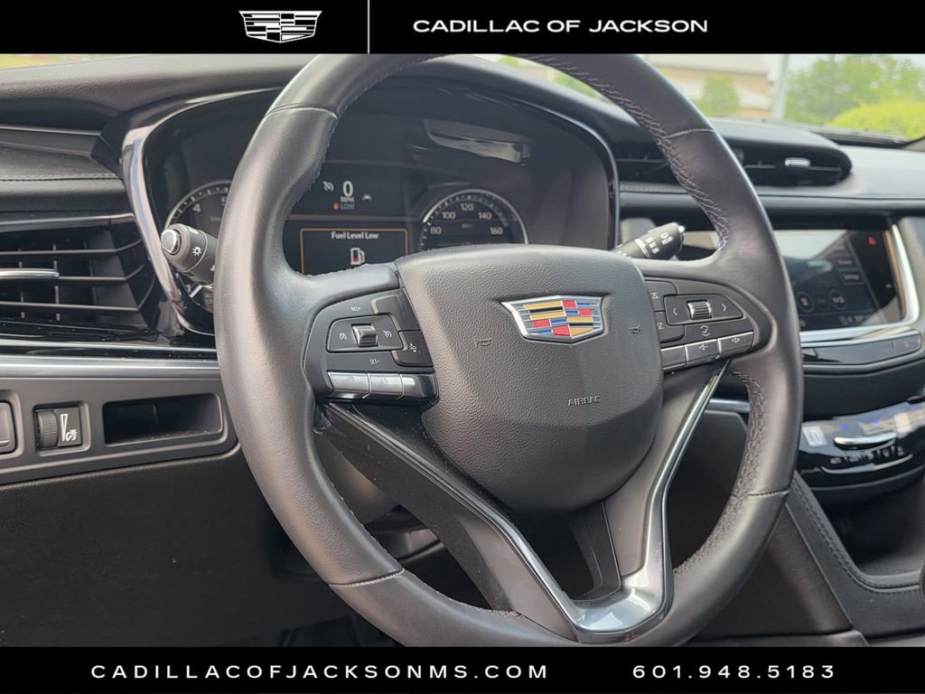Certified 2025 Cadillac XT6 Luxury image 10