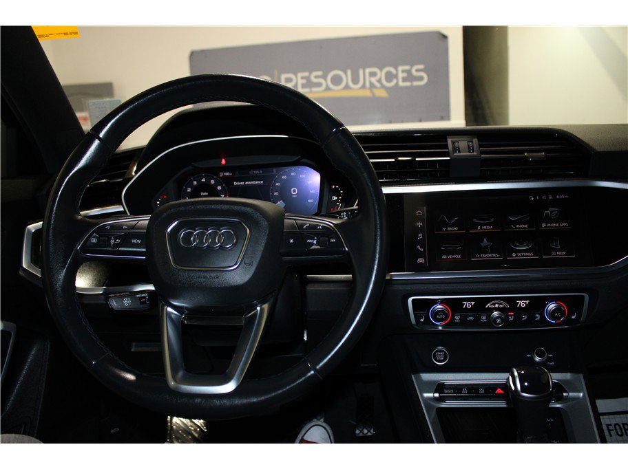 Used 2024 Audi Q3 2.0T Premium image 35