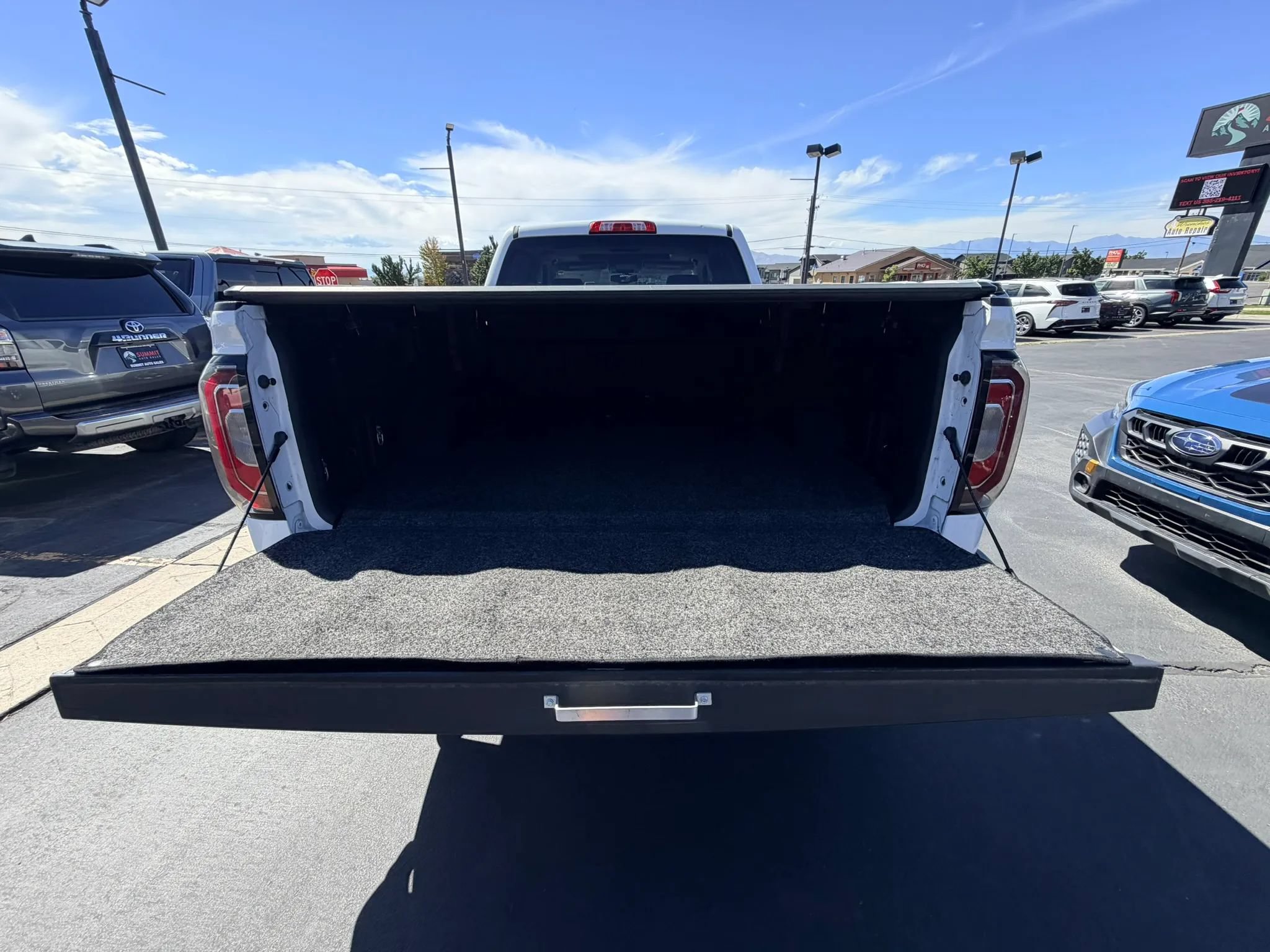Used 2018 GMC Sierra 1500 SLT w/ SLT Premium Package AWD/4WD image 27