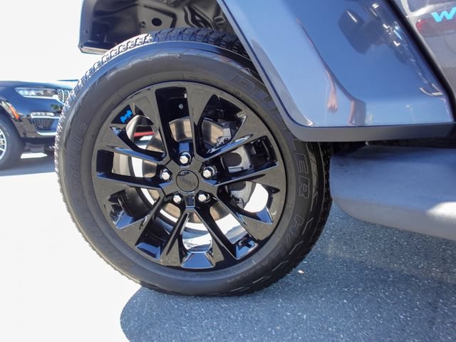 Used 2022 Jeep Wrangler Unlimited Sahara AWD/4WD image 11