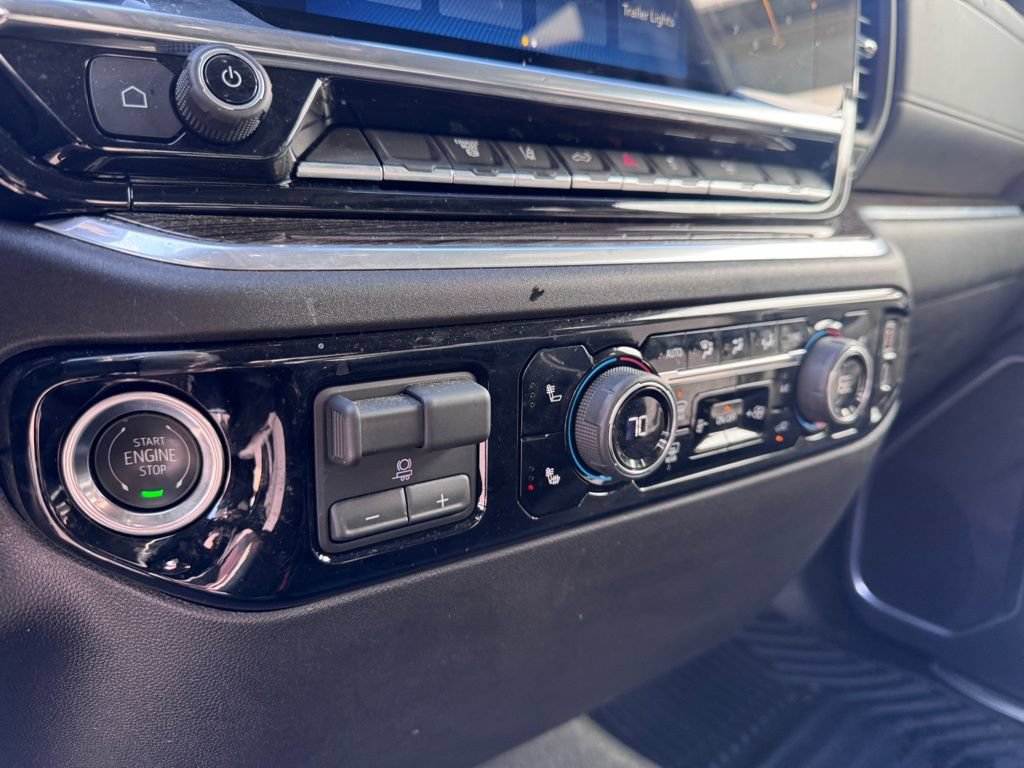 Used 2025 Chevrolet Silverado 2500 LT w/ Convenience Package AWD/4WD image 18