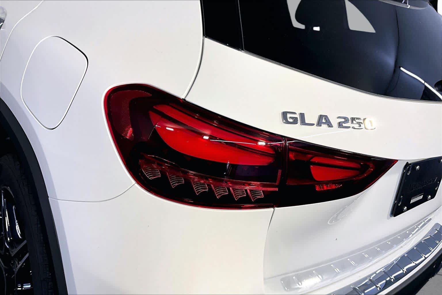 New 2026 Mercedes-Benz GLA 250 4MATIC image 5