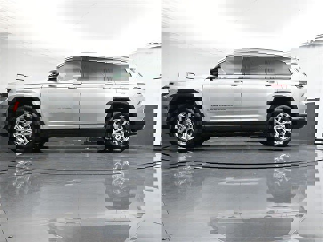 Used 2023 Jeep Grand Cherokee L Limited image 36