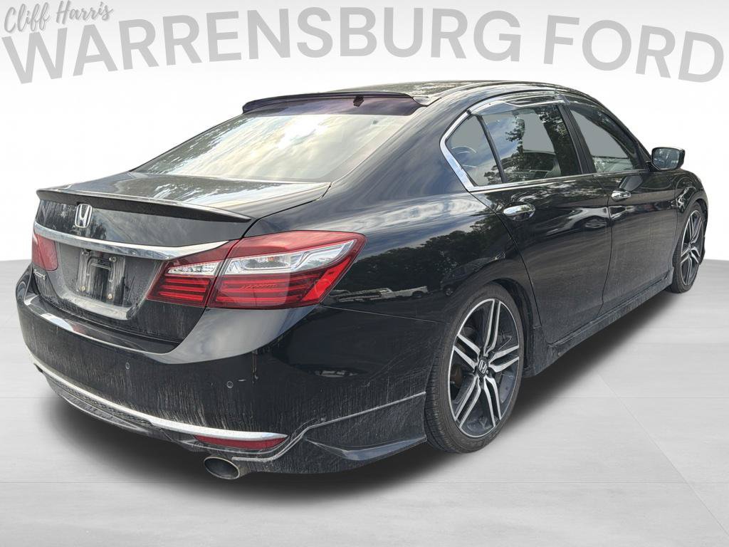 Used 2017 Honda Accord Sport image 7