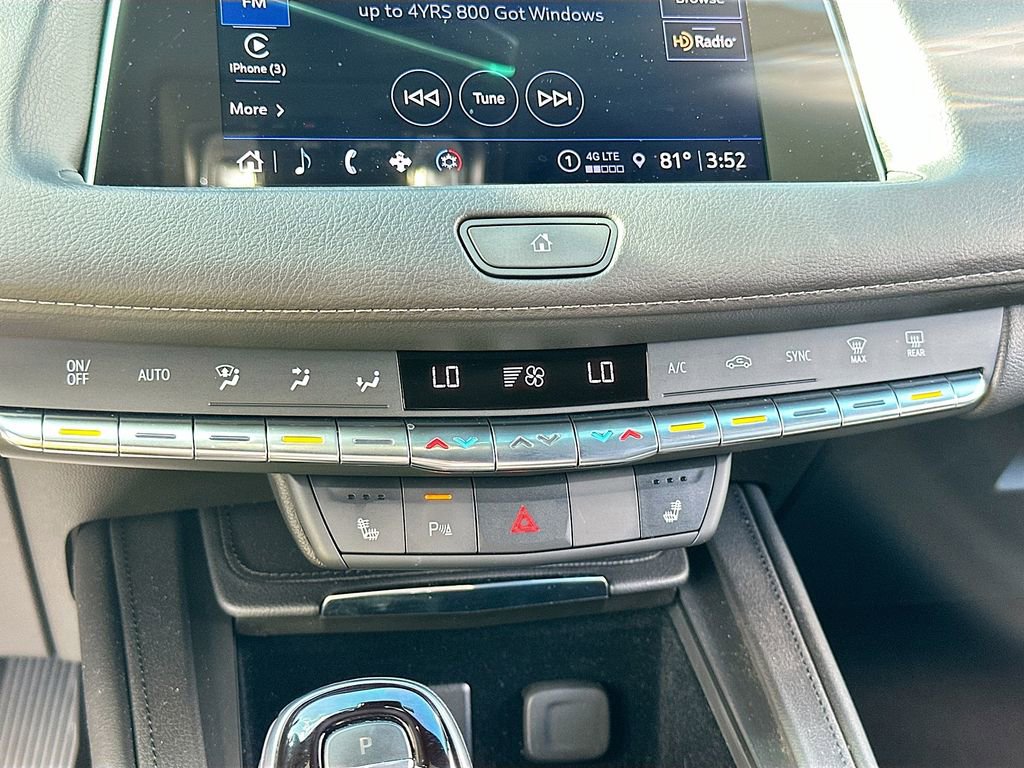 Used 2023 Cadillac XT4 Luxury w/ Cold Weather Package image 15