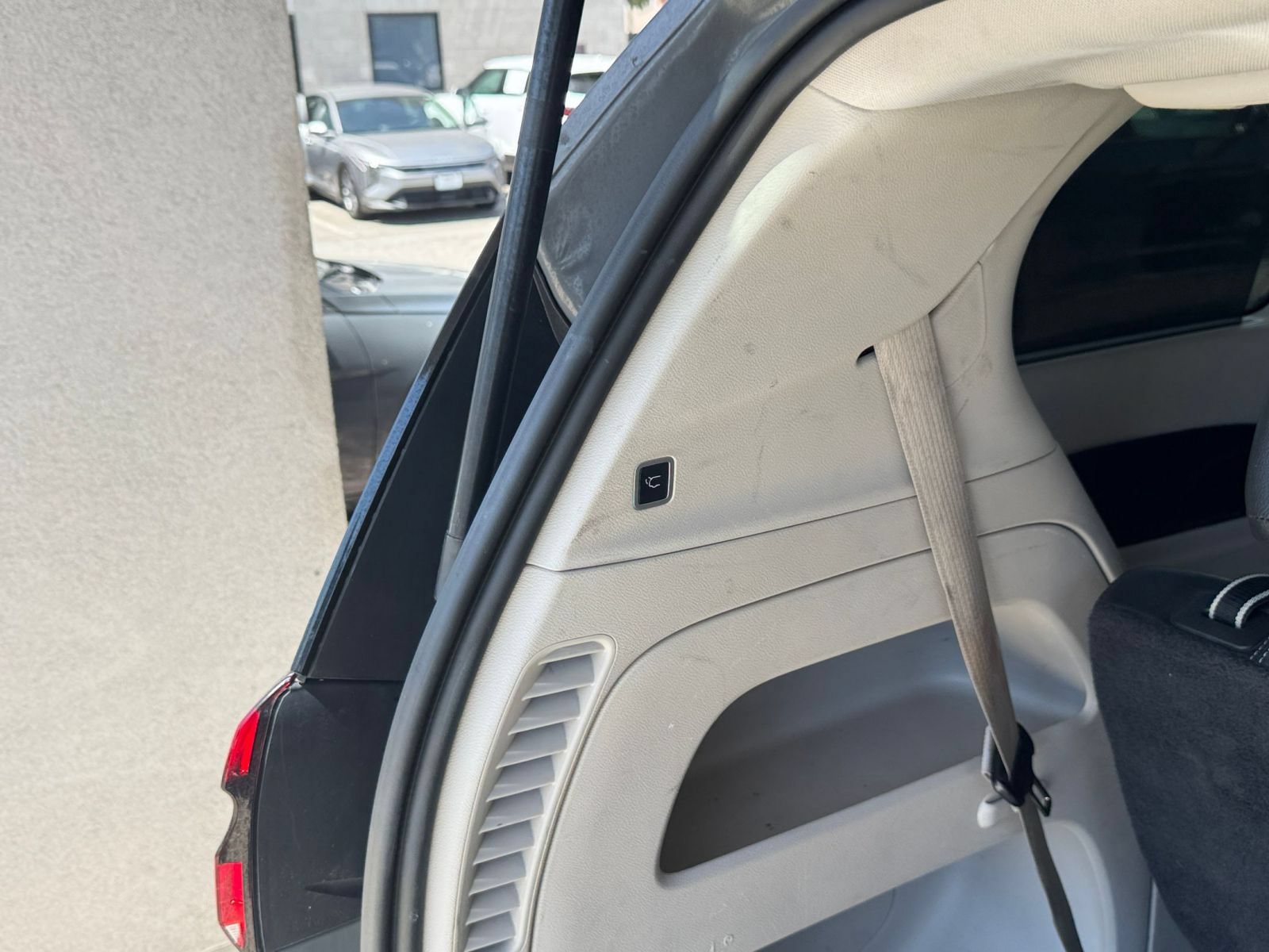 Used 2022 Chrysler Pacifica Touring-L FWD image 19