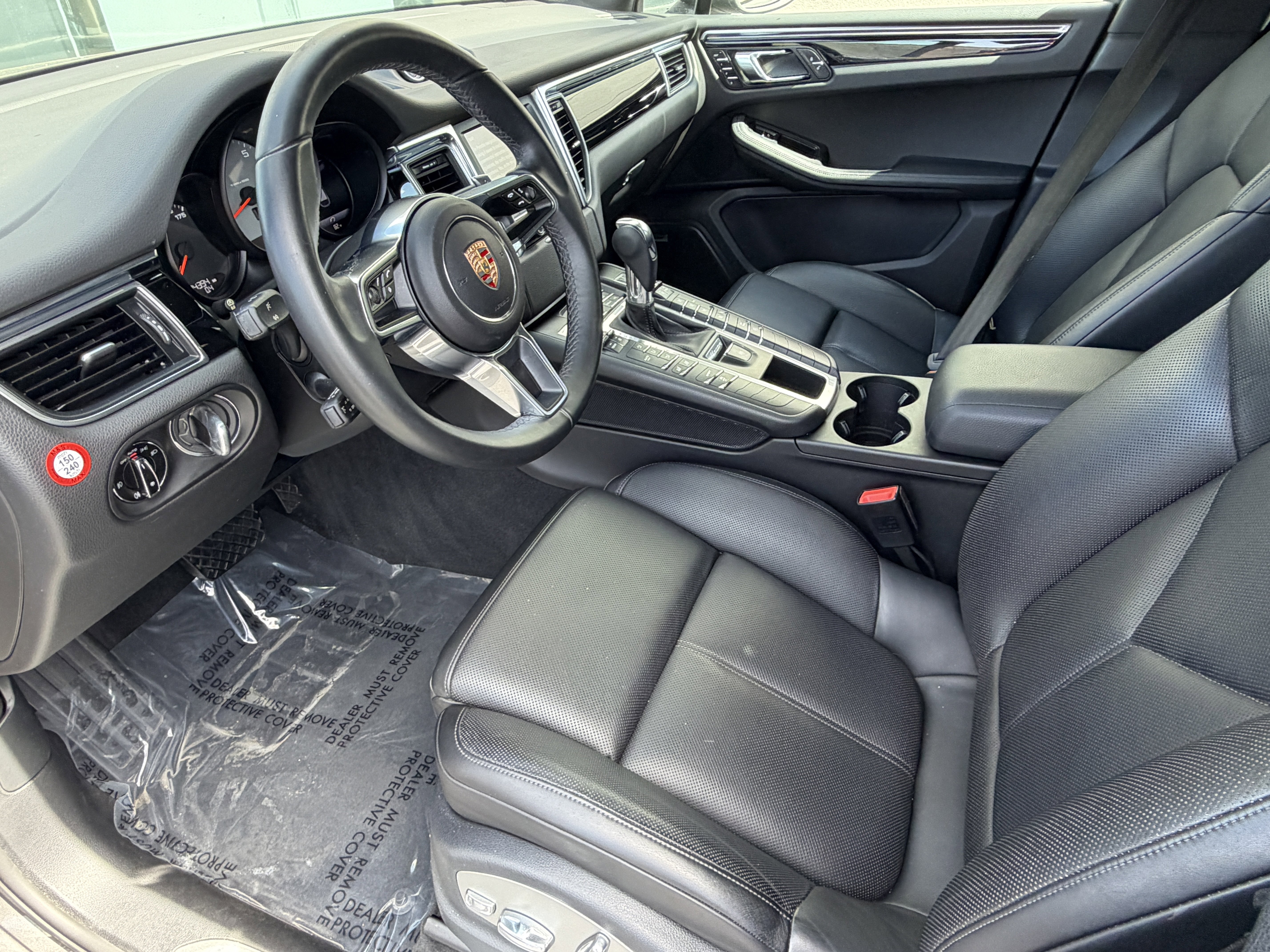 Certified 2015 Porsche Macan S image 4