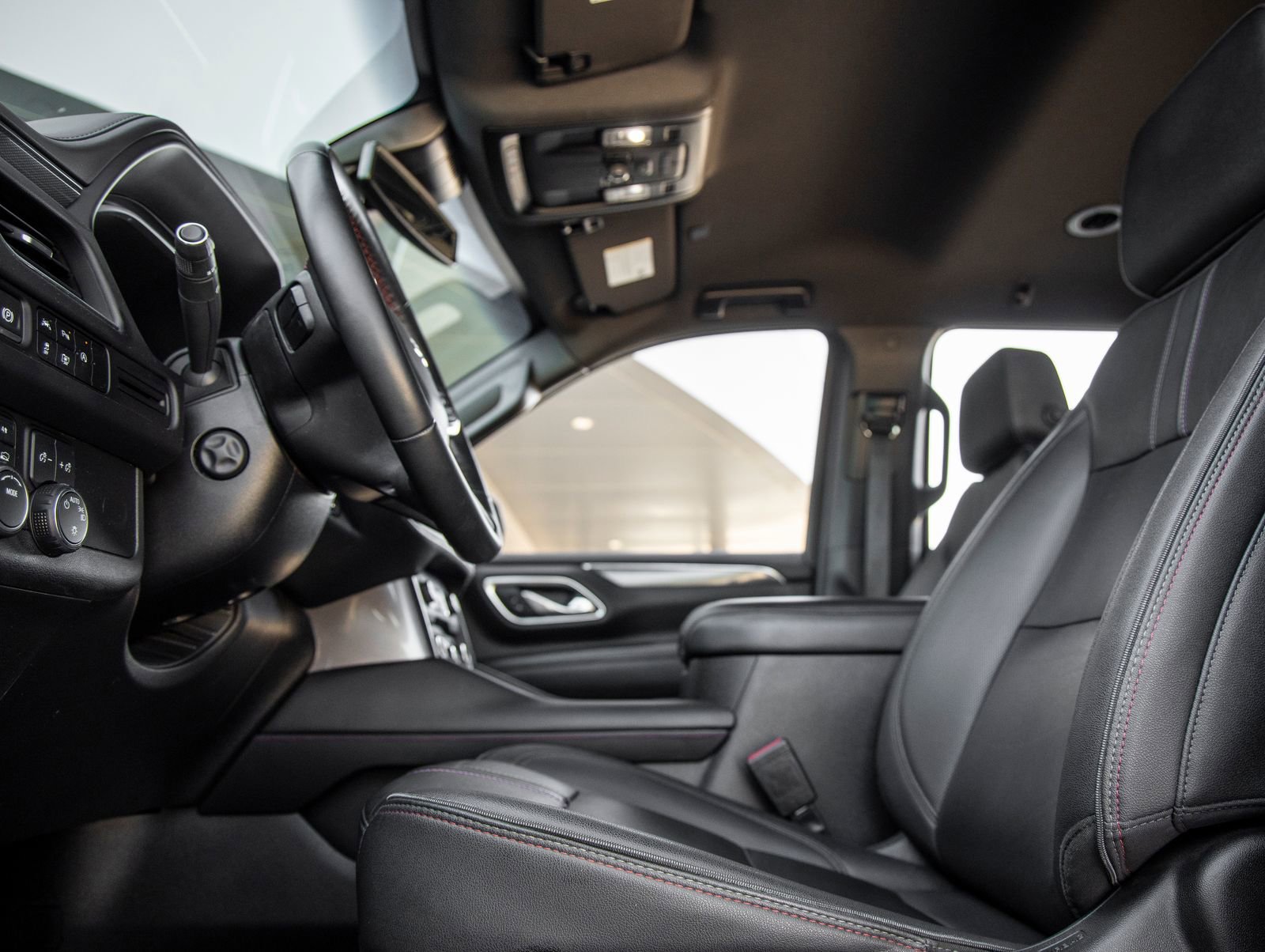 Used 2023 Chevrolet Suburban RST w/ Luxury Package image 19