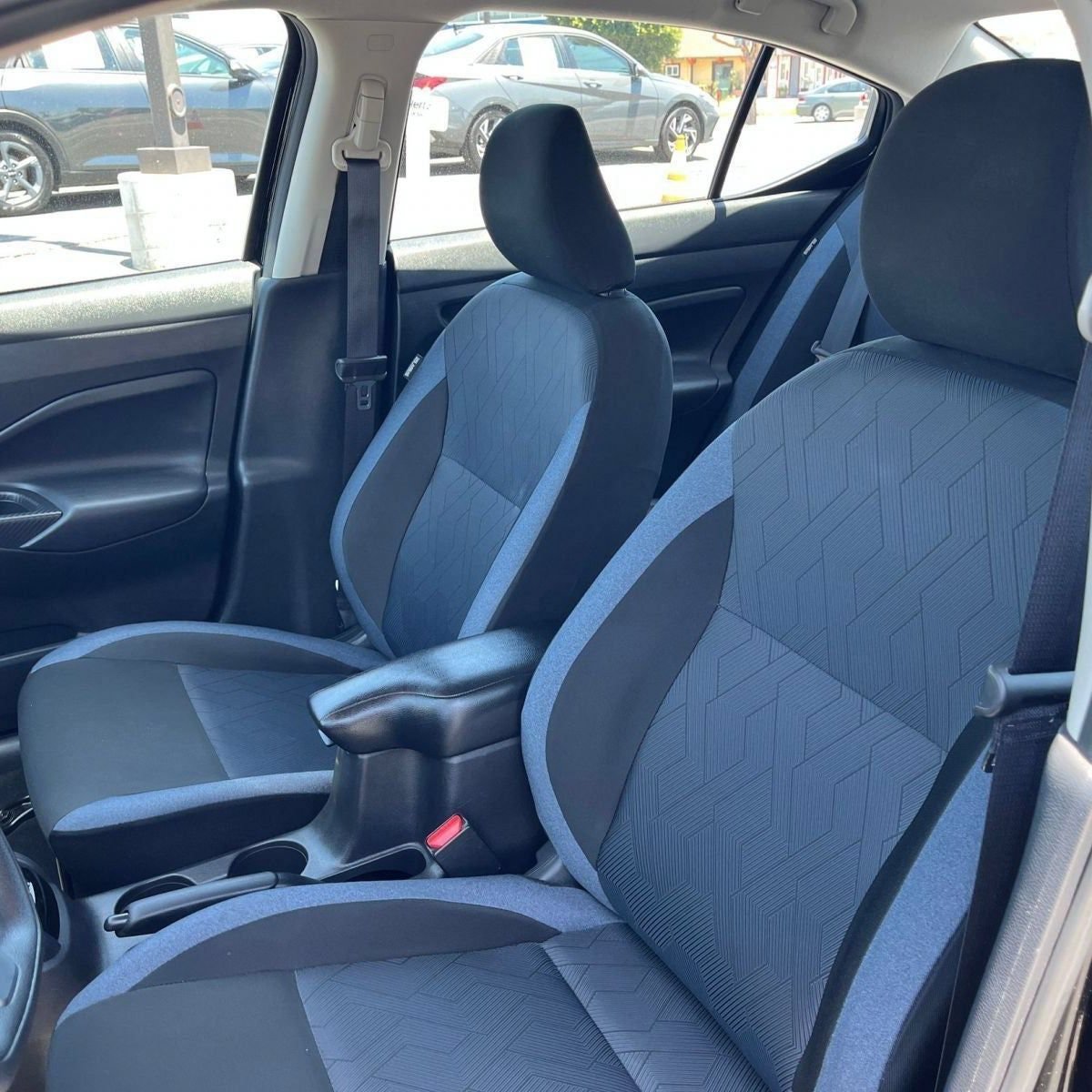 Used 2025 Nissan Versa SV FWD image 23