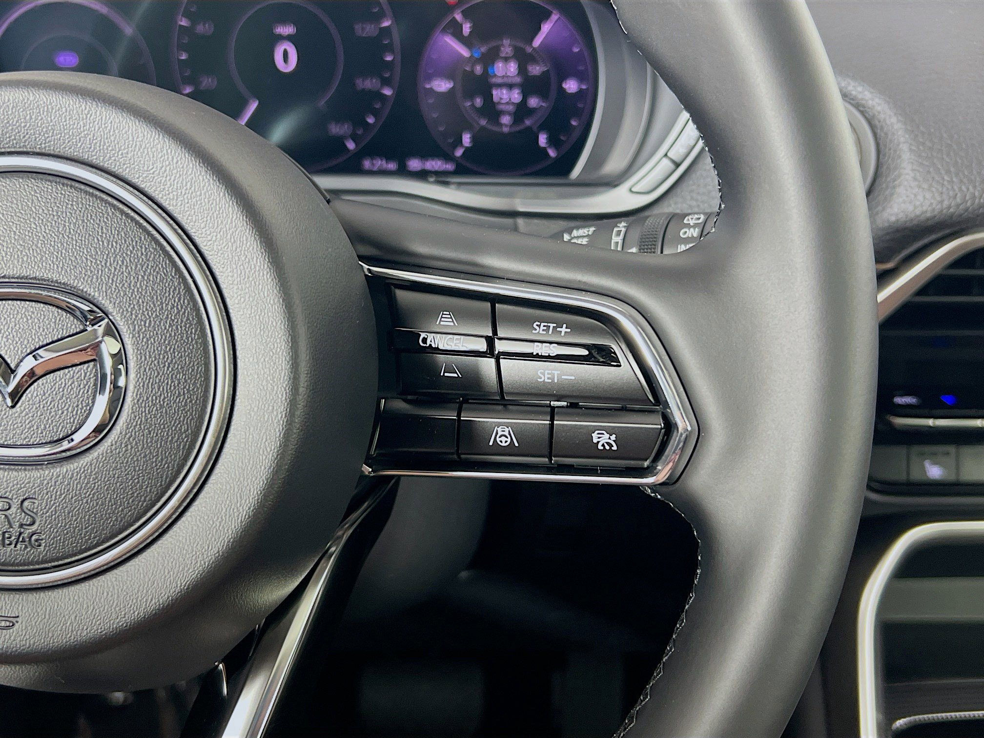 New 2025 MAZDA CX-70 Plug-In Hybrid w/ Premium Pkg image 16