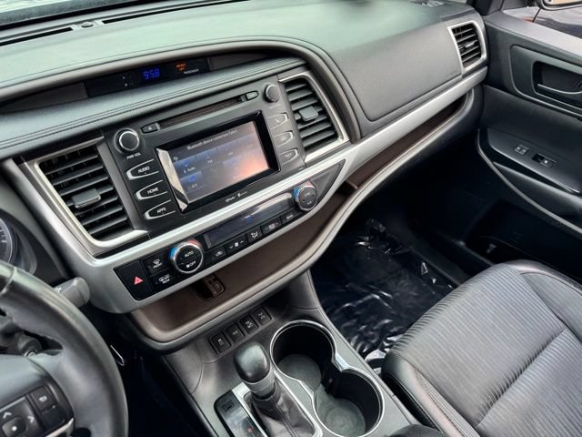 Used 2014 Toyota Highlander Plus AWD/4WD image 23