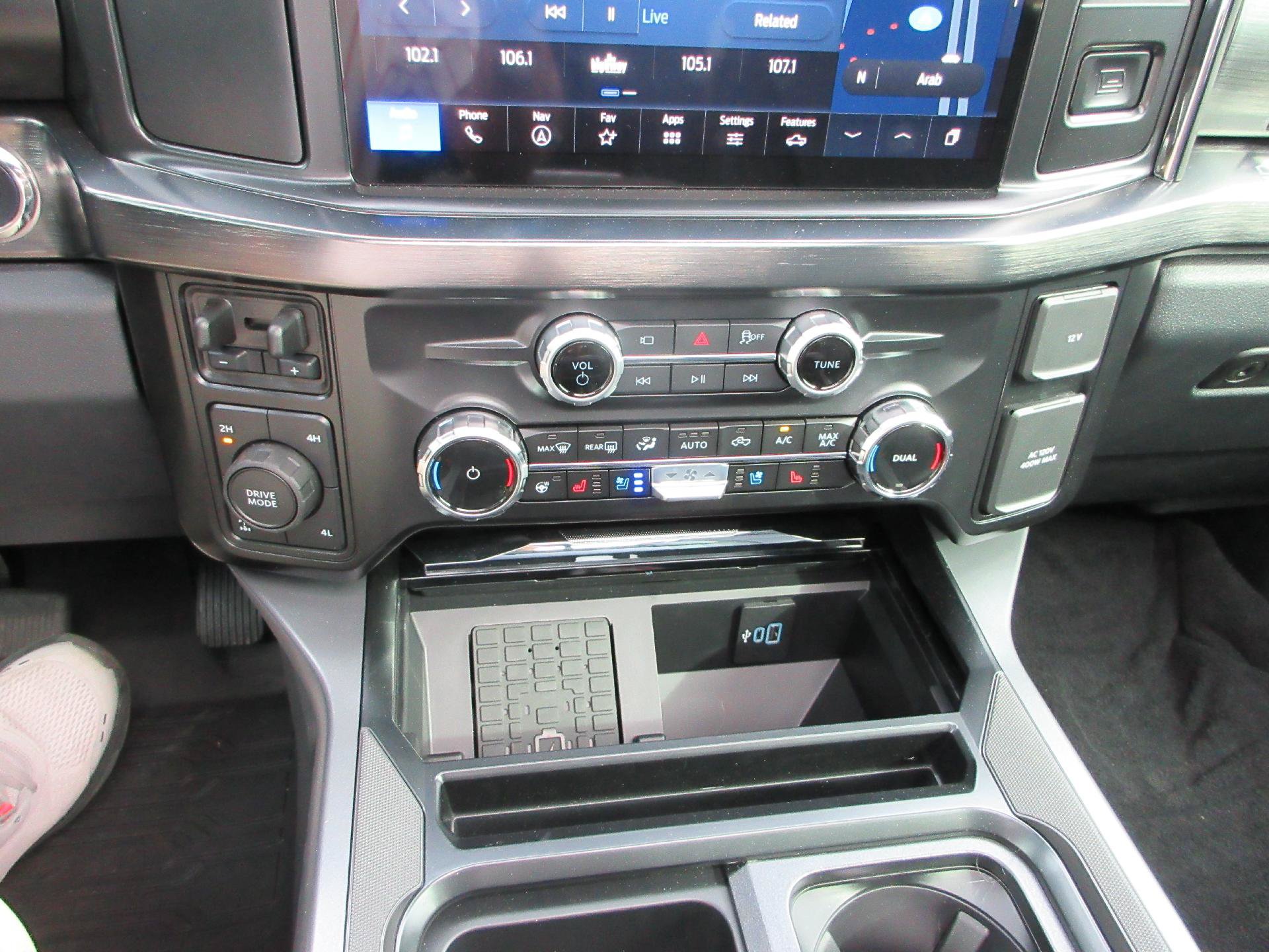 Used 2026 Ford F250 Lariat w/ Black Appearance Package AWD/4WD image 17