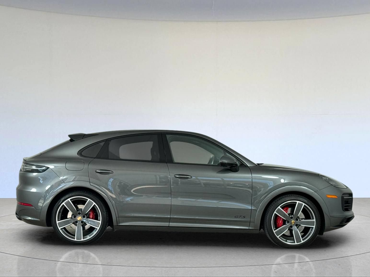 Certified 2021 Porsche Cayenne GTS AWD/4WD image 9