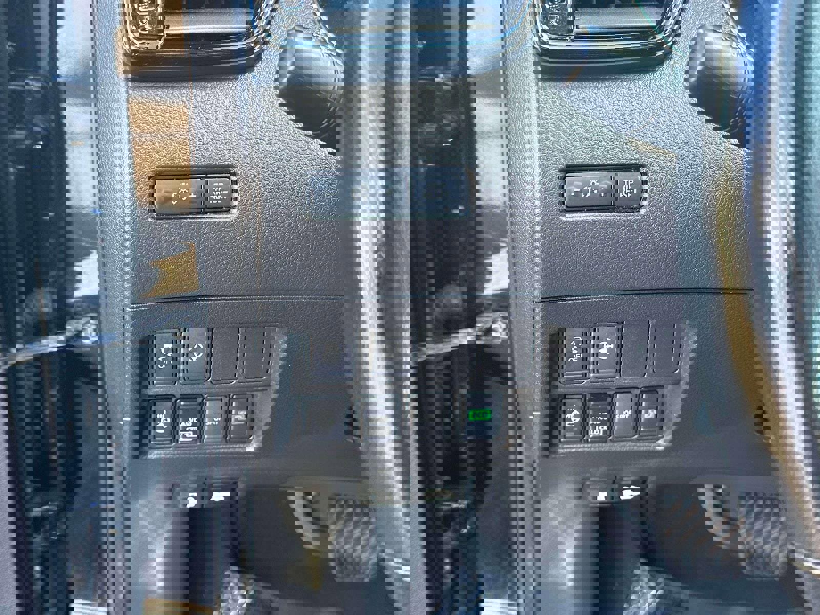 Used 2022 Nissan Rogue Sport SL w/ Premium Package image 22